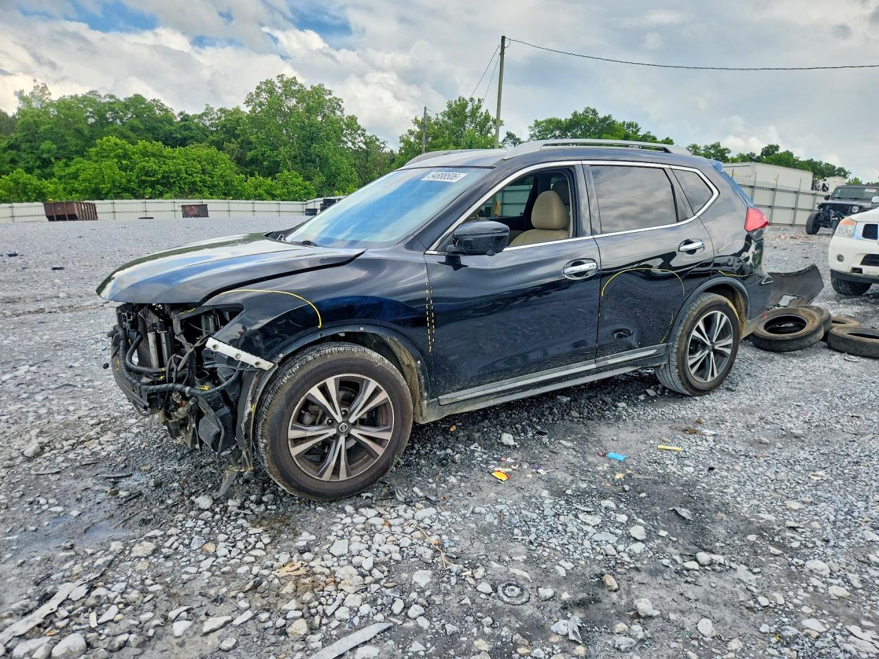 2017 NISSAN ROGUE