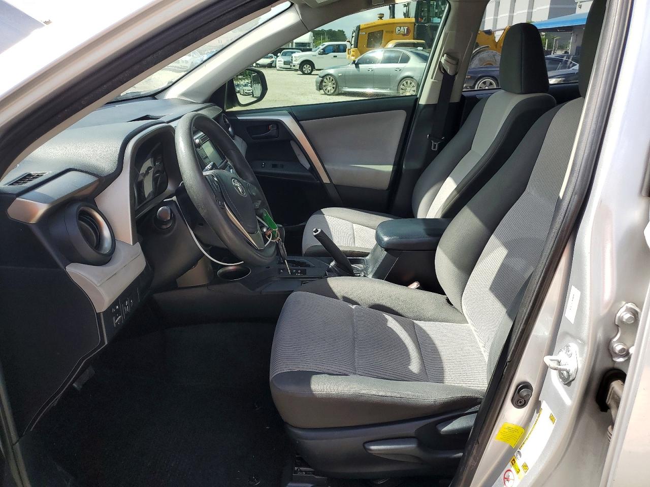 2015 TOYOTA RAV4 LE photo 13