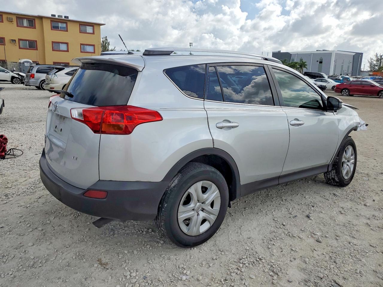 2015 TOYOTA RAV4 LE photo 5