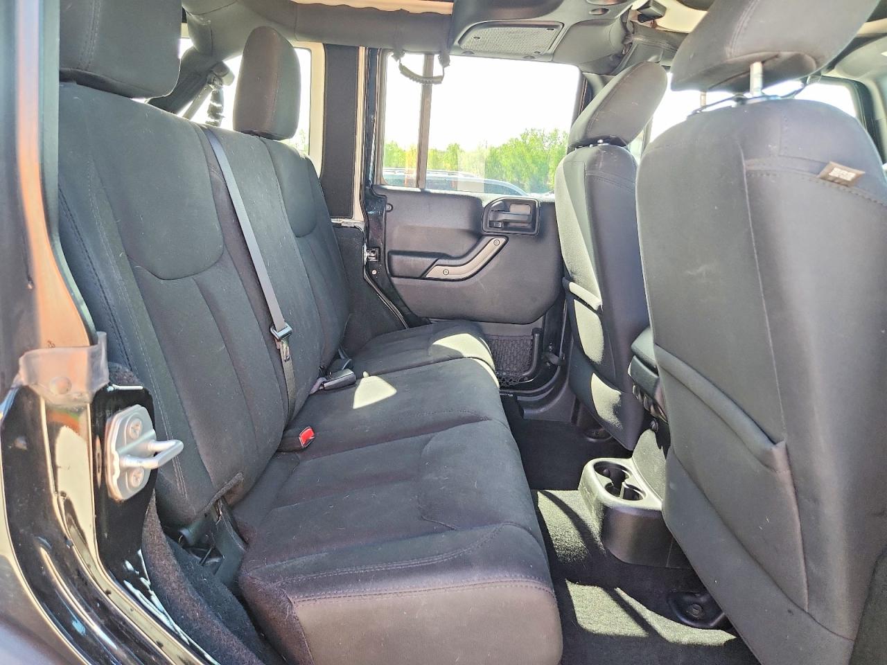2015 JEEP WRANGLER UNLIMITED SPORT photo 21