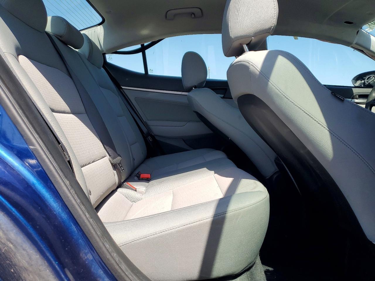 2017 HYUNDAI ELANTRA SE photo 19