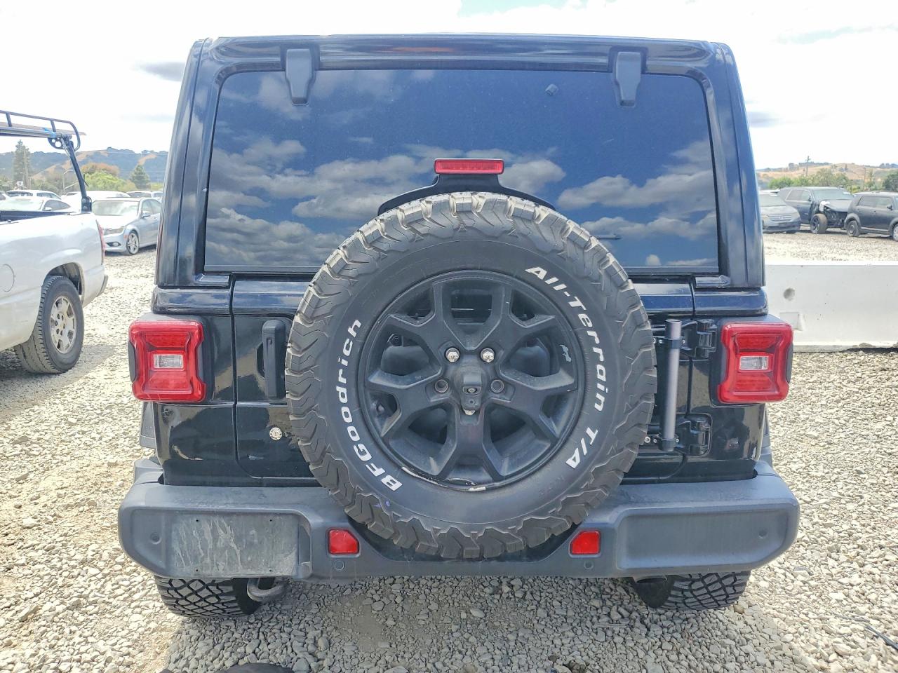 2018 JEEP WRANGLER UNLIMITED SAHARA photo 6
