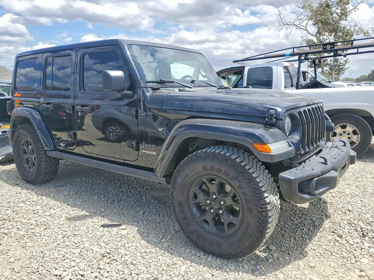 2018 JEEP WRANGLER UNLIMITED SAHARA photo 4