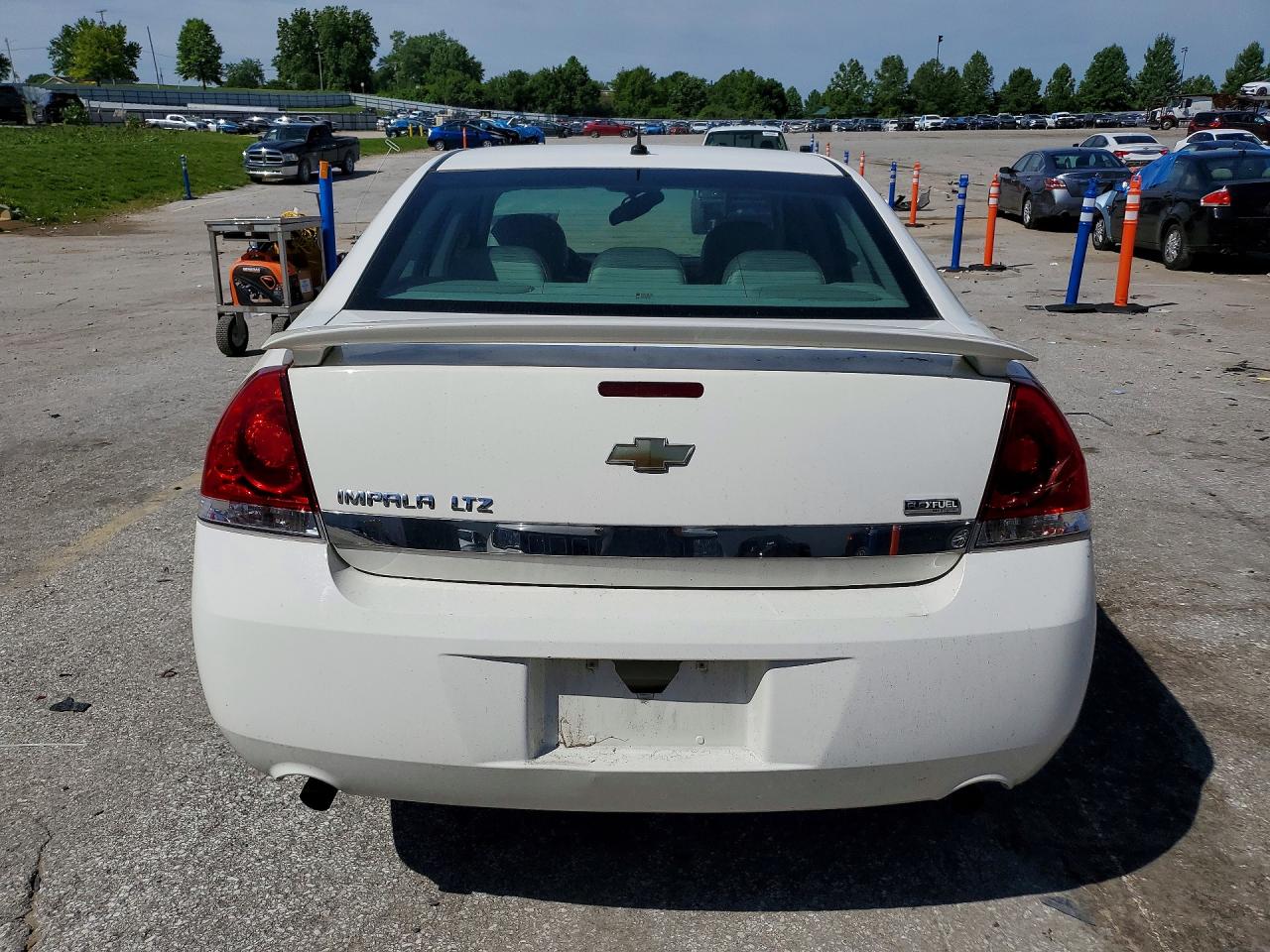 2009 CHEVROLET IMPALA LTZ photo 11