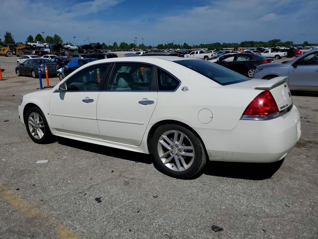 2009 CHEVROLET IMPALA LTZ photo 3