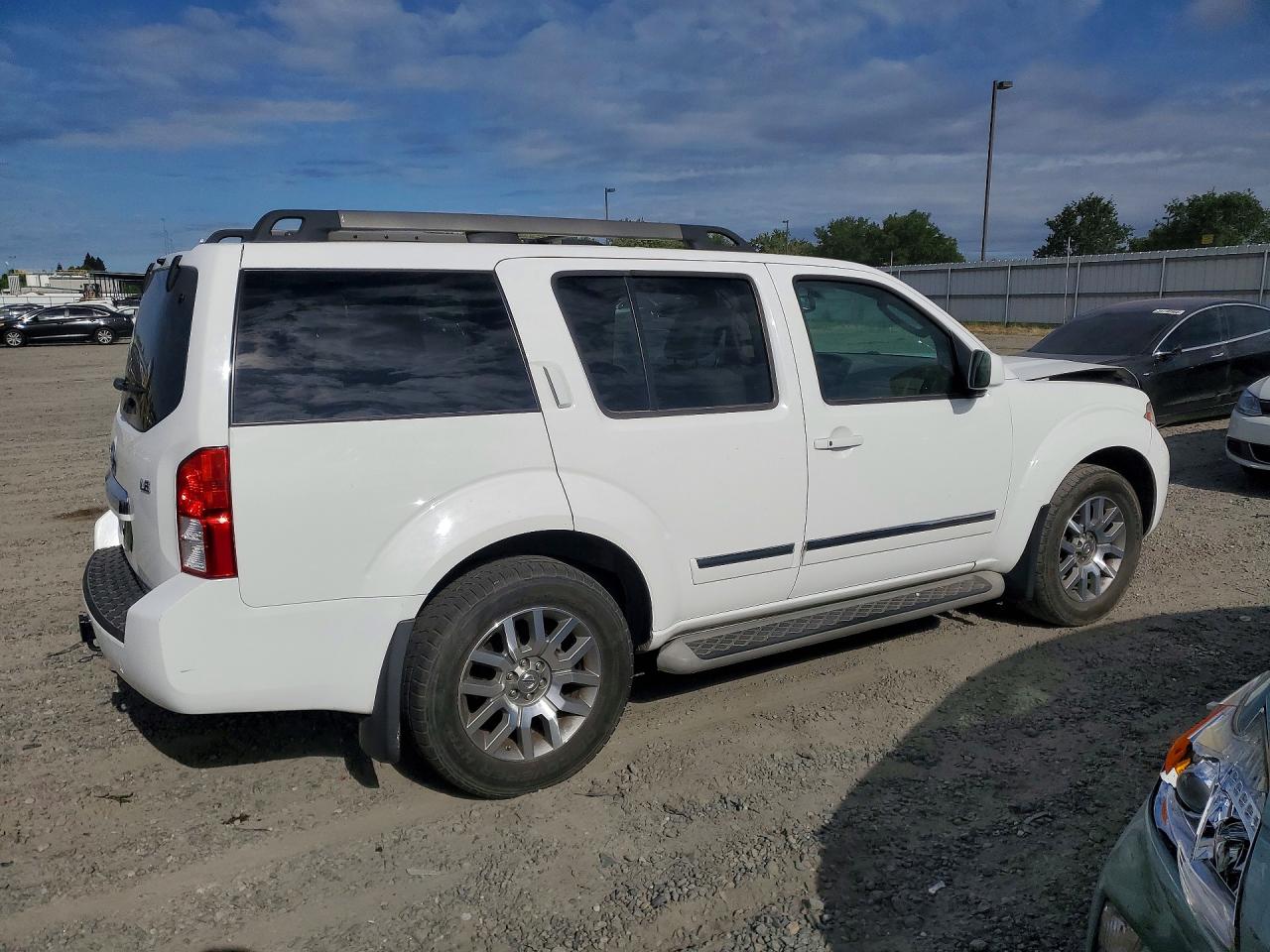 2010 NISSAN PATHFINDER S FE+ photo 5