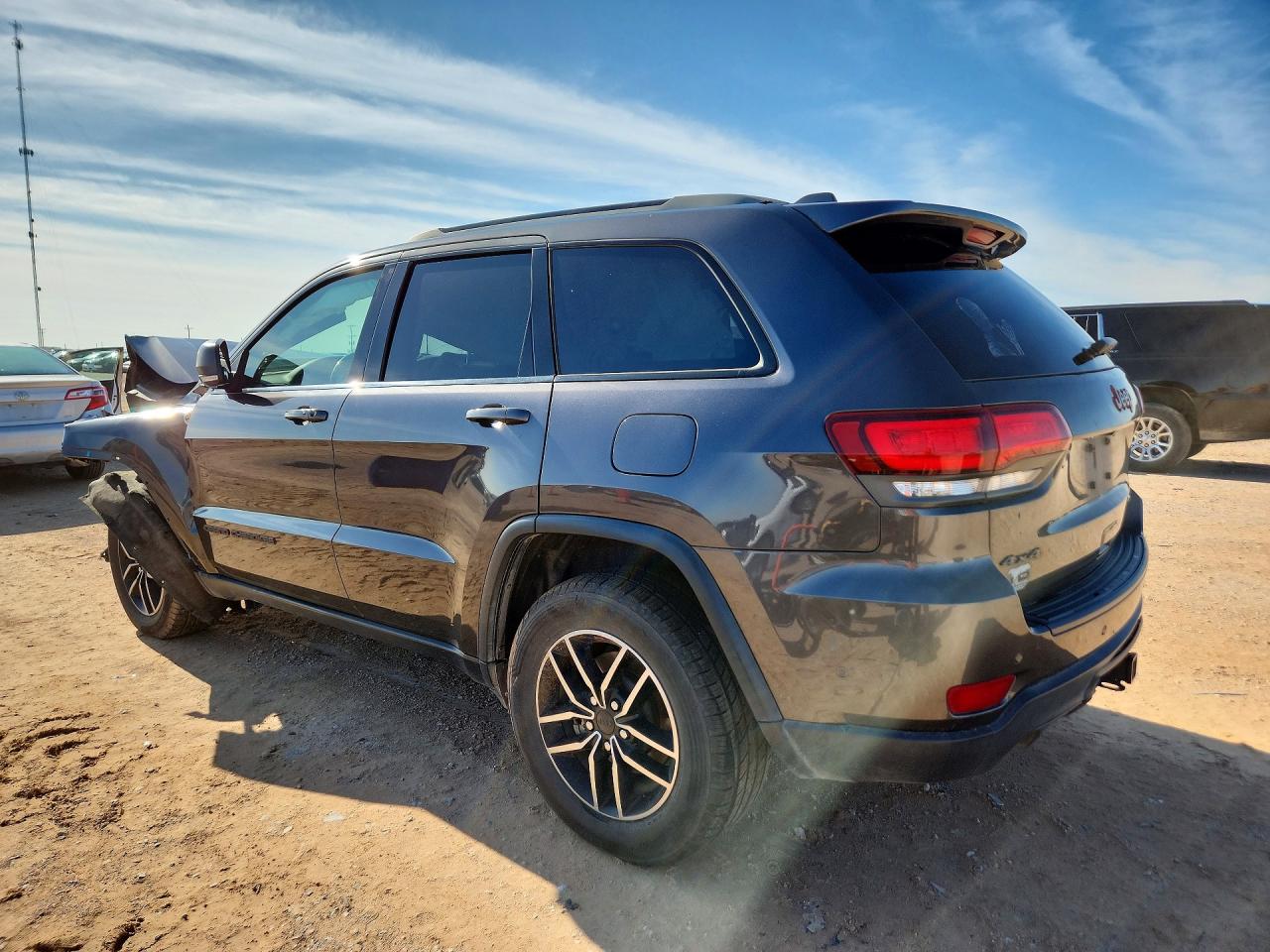 2019 JEEP GRAND CHEROKEE TRAILHAWK photo 3