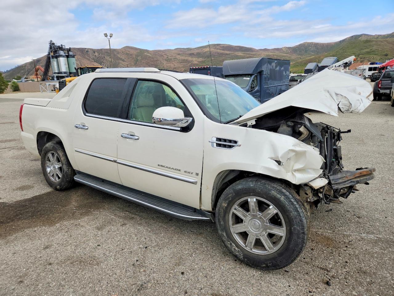 2007 CADILLAC ESCALADE EXT photo 4