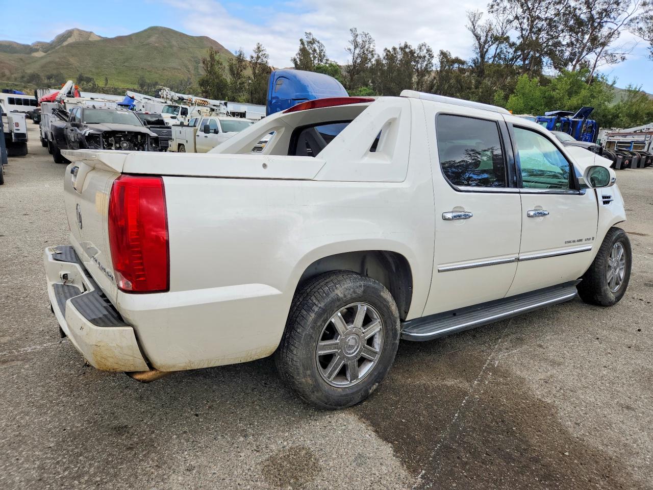 2007 CADILLAC ESCALADE EXT photo 3