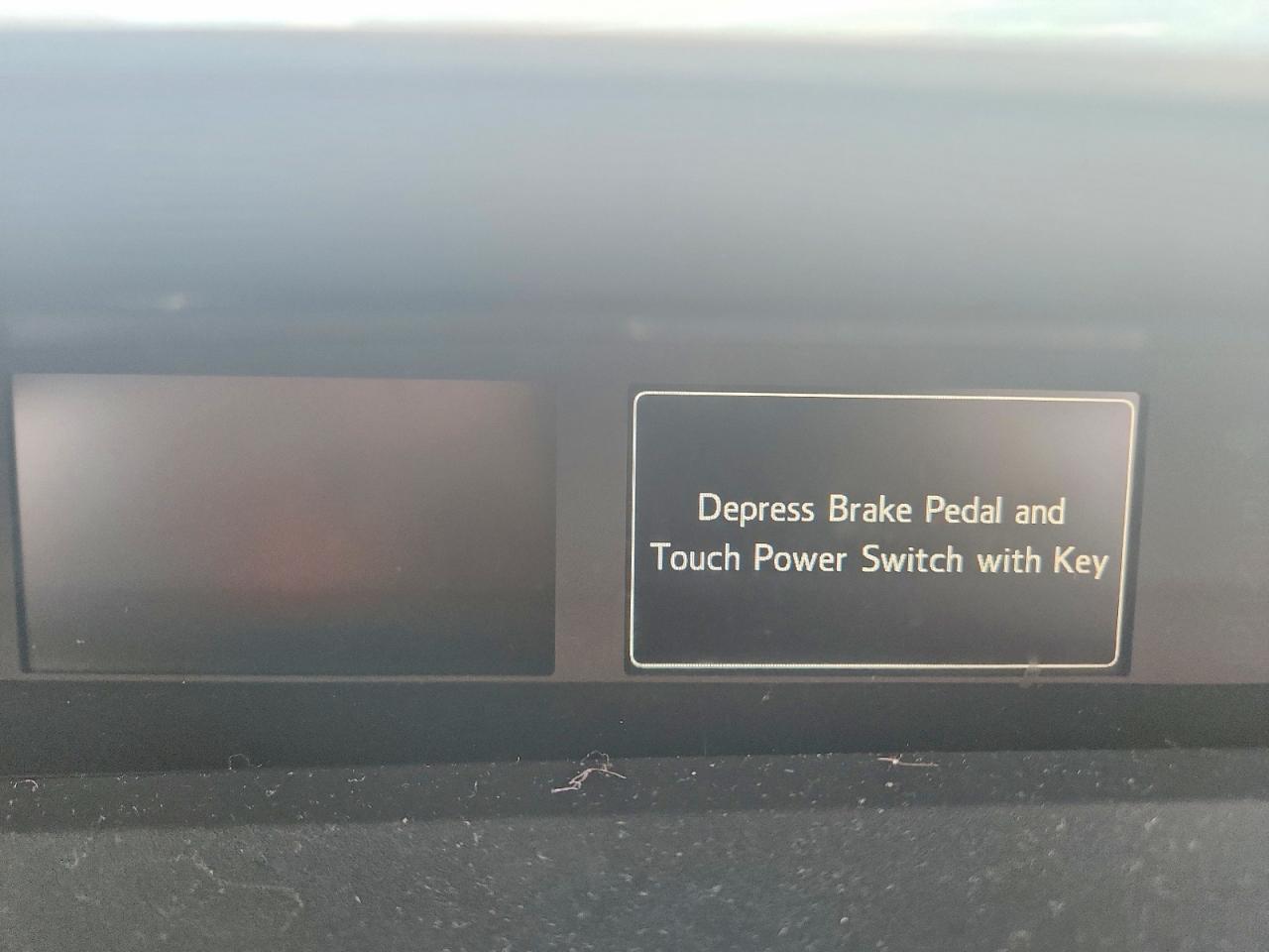 2019 TOYOTA PRIUS LIMITED photo 9