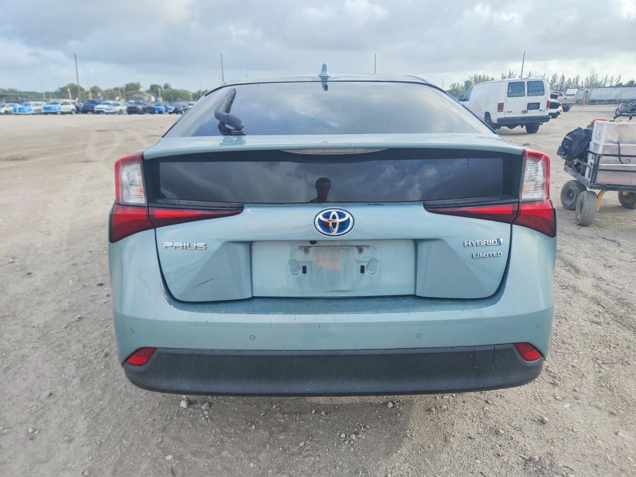2019 TOYOTA PRIUS LIMITED photo 6