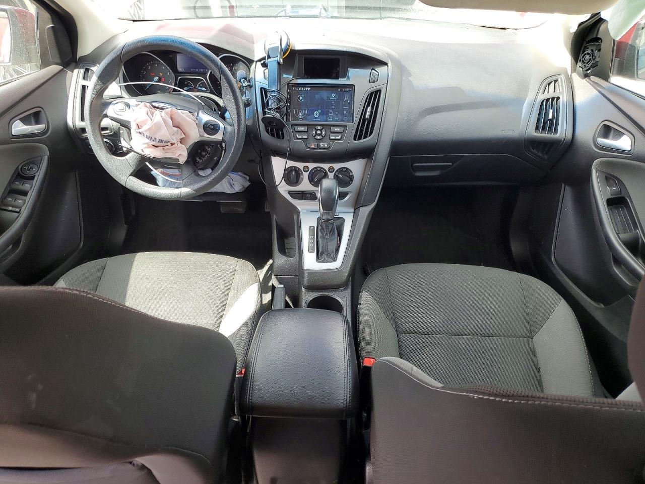 2013 FORD FOCUS SE photo 15