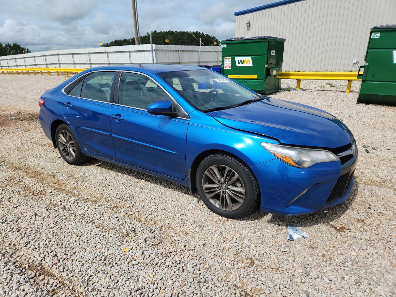 2017 TOYOTA CAMRY SE photo 4