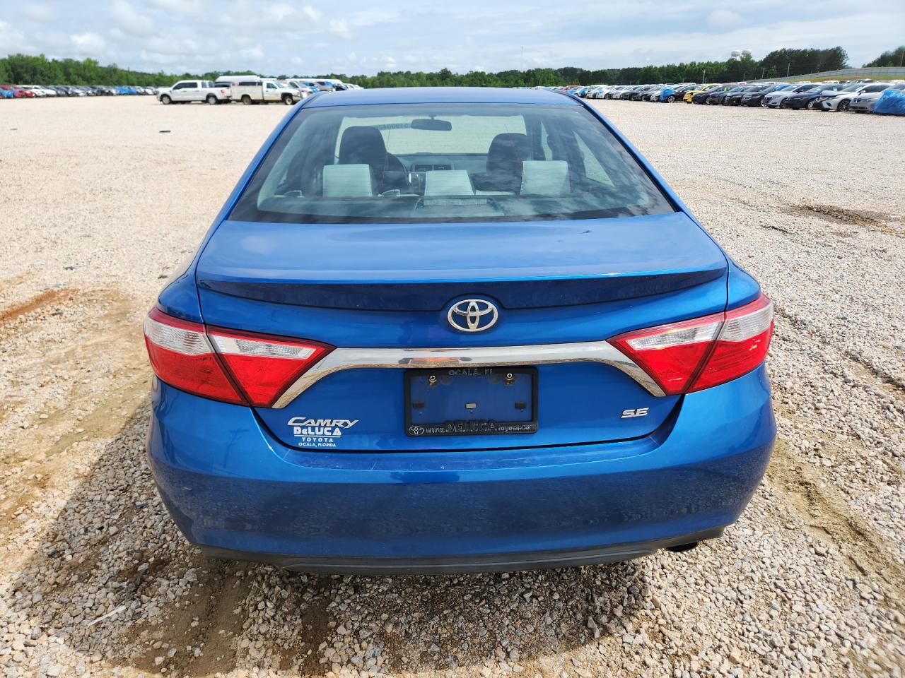 2017 TOYOTA CAMRY SE photo 6