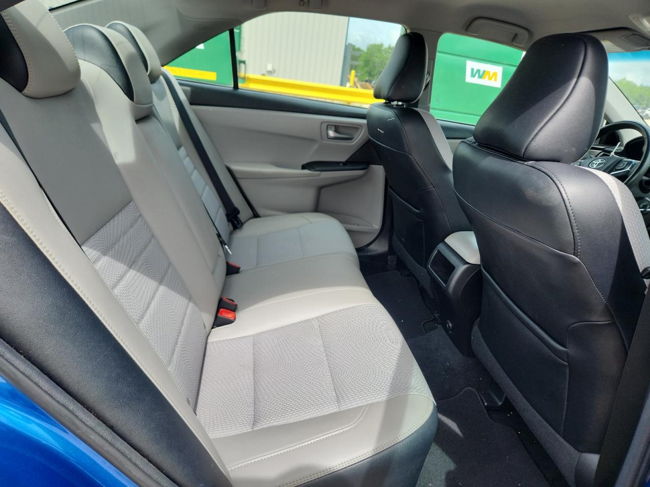 2017 TOYOTA CAMRY SE photo 10