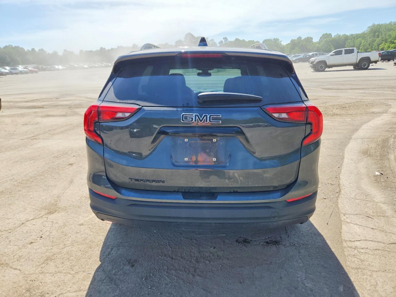 2020 GMC TERRAIN SLE photo 16