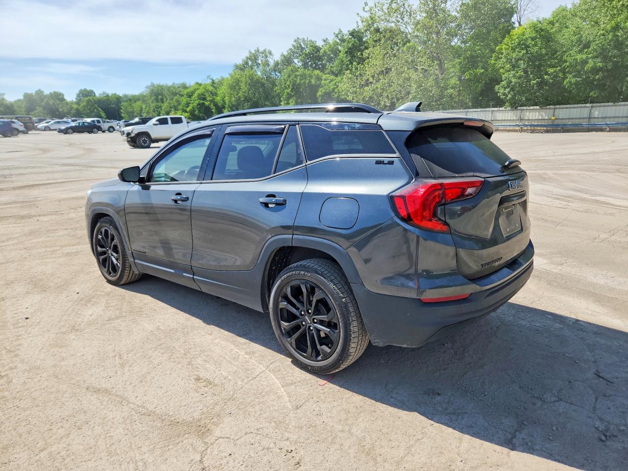 2020 GMC TERRAIN SLE photo 4