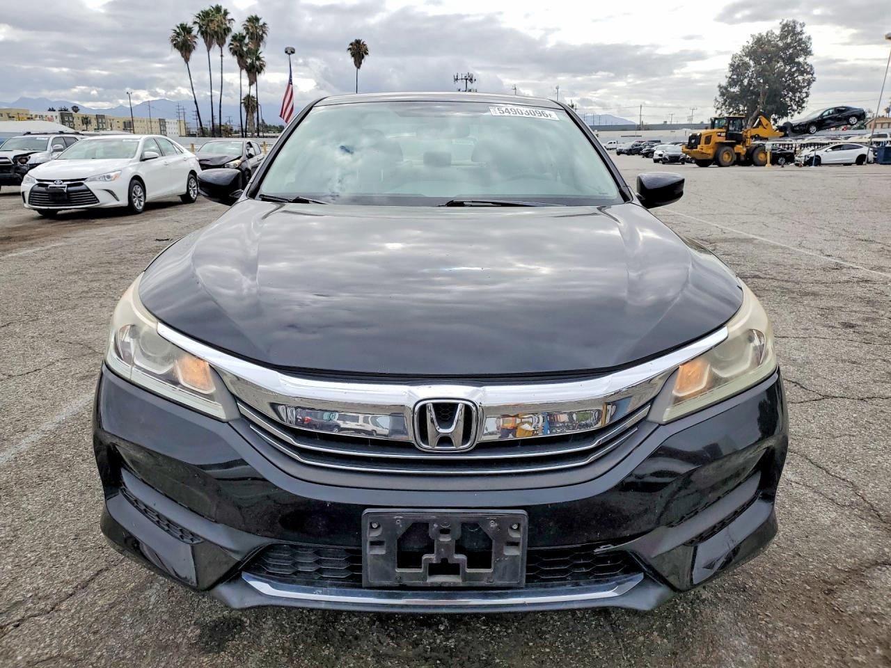 2016 HONDA ACCORD LX photo 9