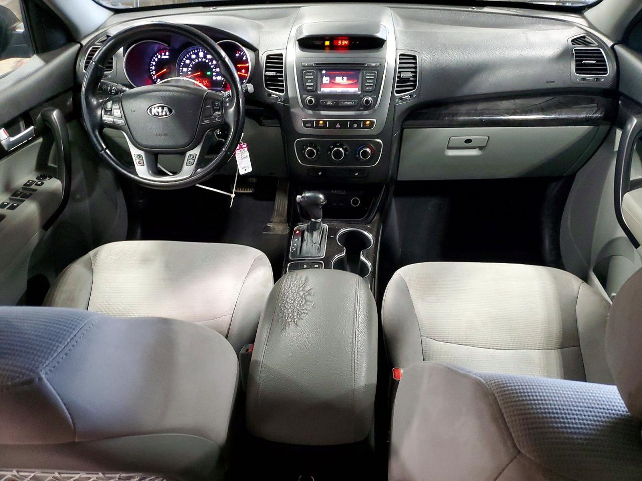 2014 KIA SORENTO LX photo 15