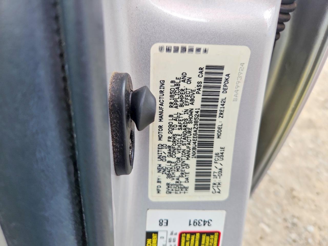 2010 TOYOTA COROLLA LE photo 12