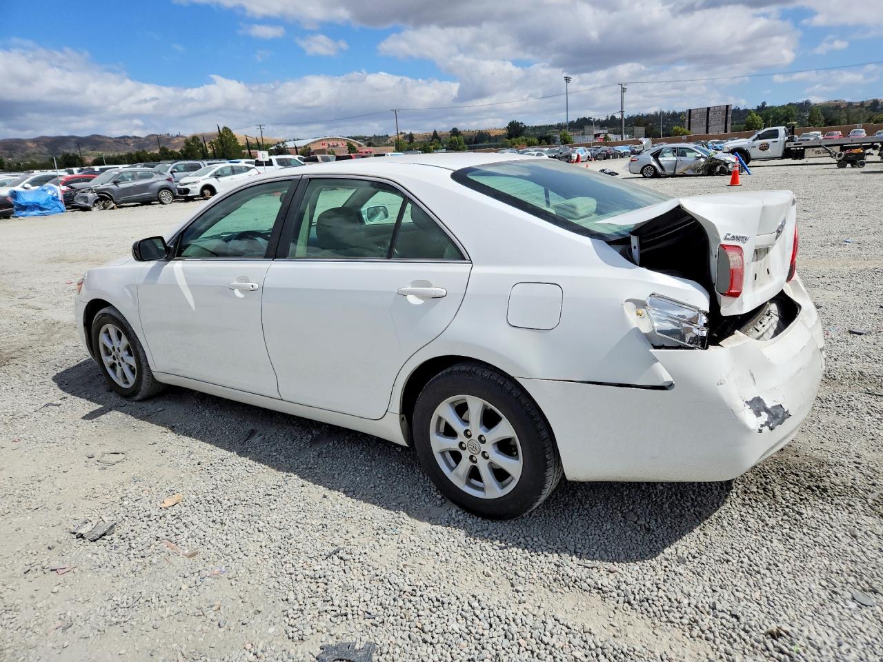 2007 TOYOTA CAMRY LE photo 4
