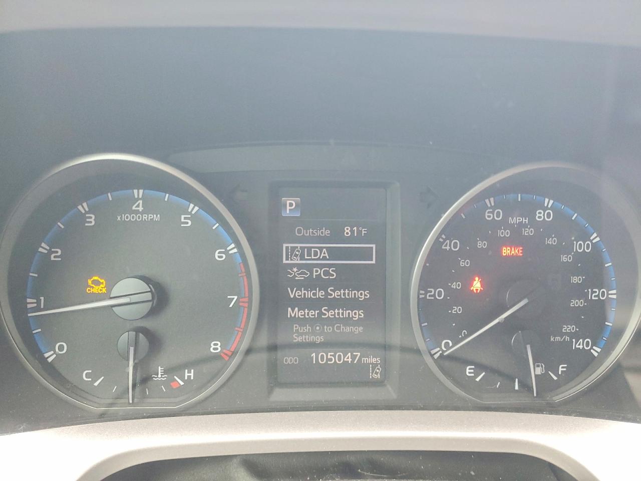 2018 TOYOTA RAV4 LE photo 25