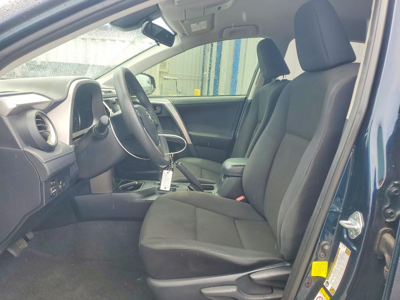 2018 TOYOTA RAV4 LE photo 19