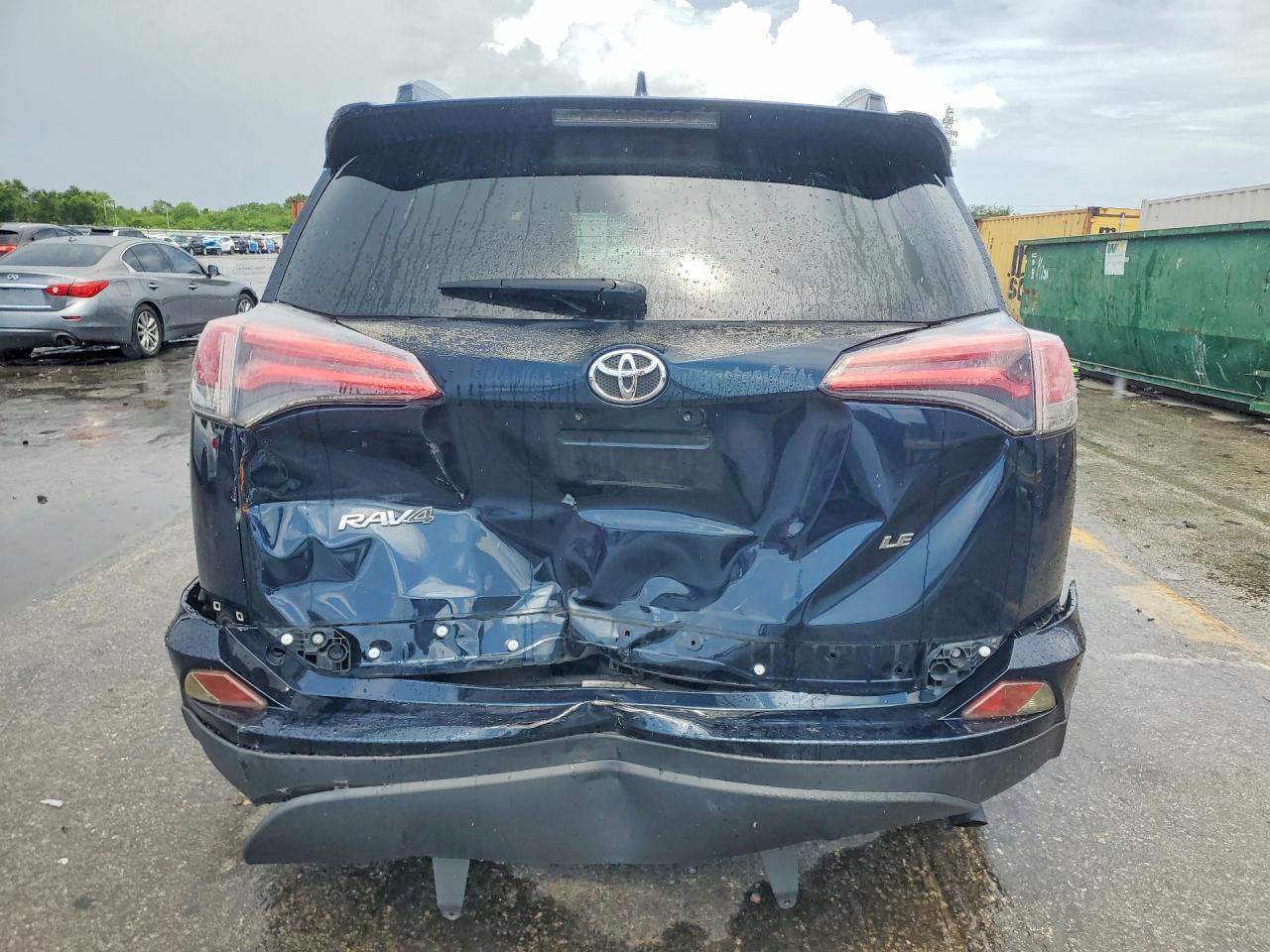 2018 TOYOTA RAV4 LE photo 16