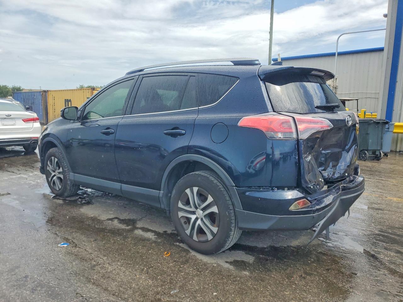 2018 TOYOTA RAV4 LE photo 4