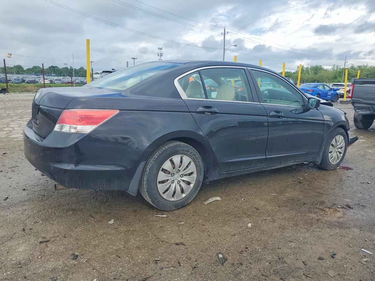 2010 HONDA ACCORD LX photo 5