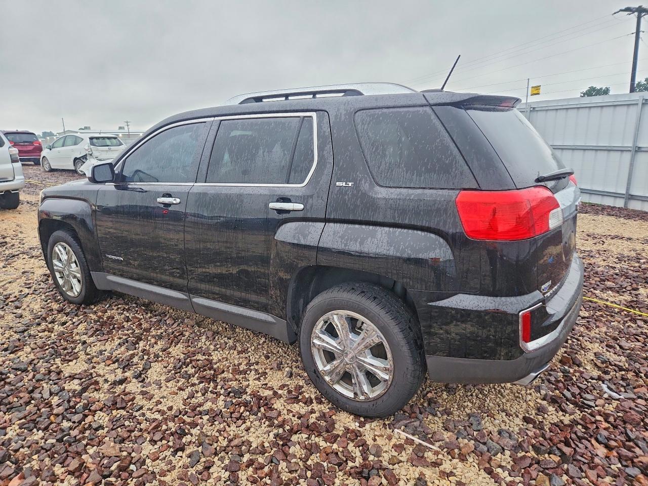2017 GMC TERRAIN SLT photo 2