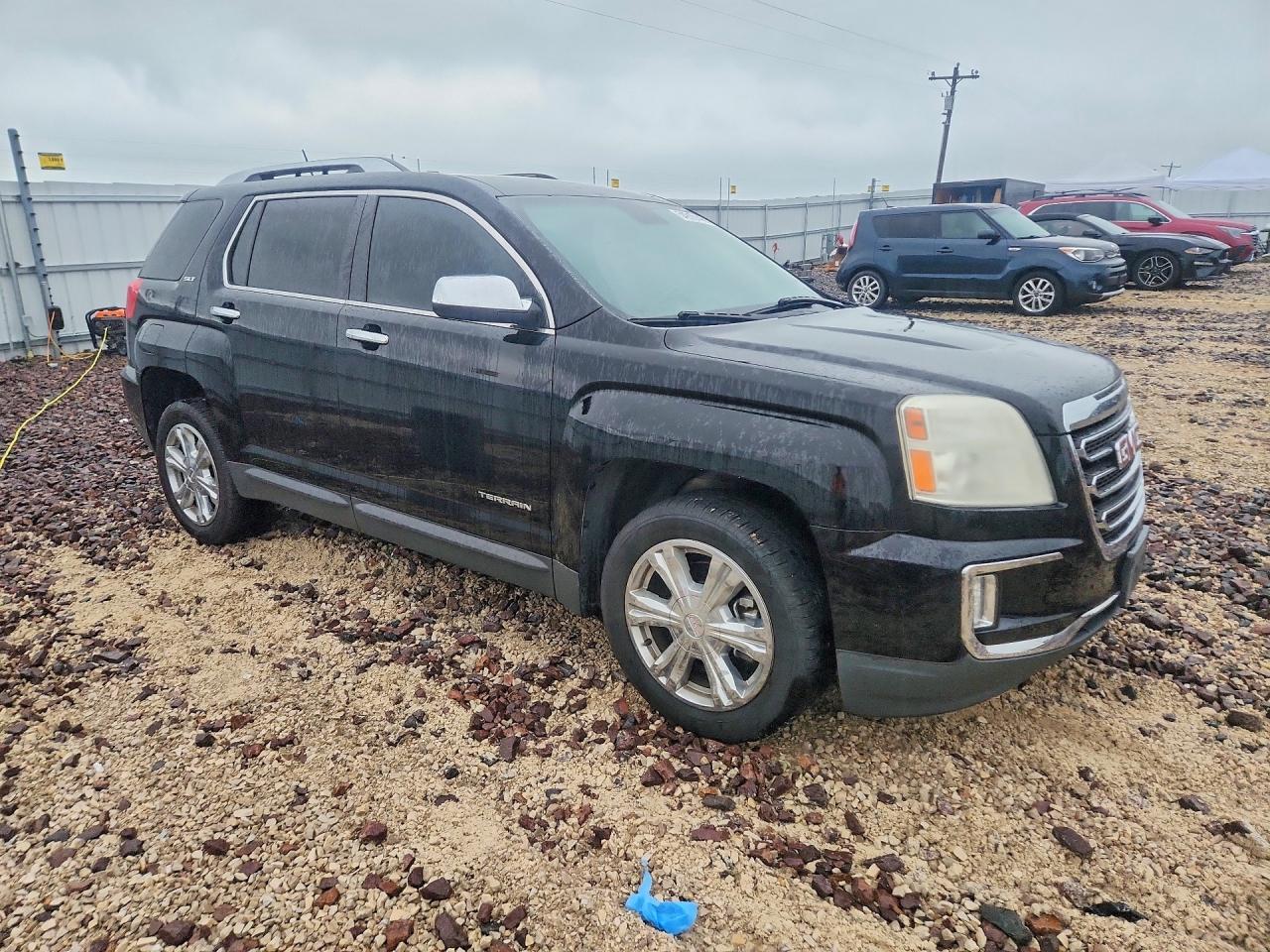 2017 GMC TERRAIN SLT photo 4