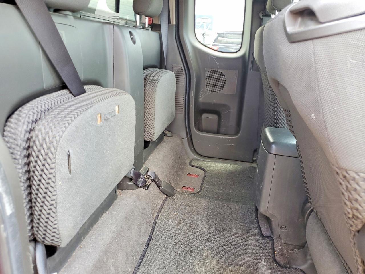 2005 NISSAN FRONTIER SE photo 19