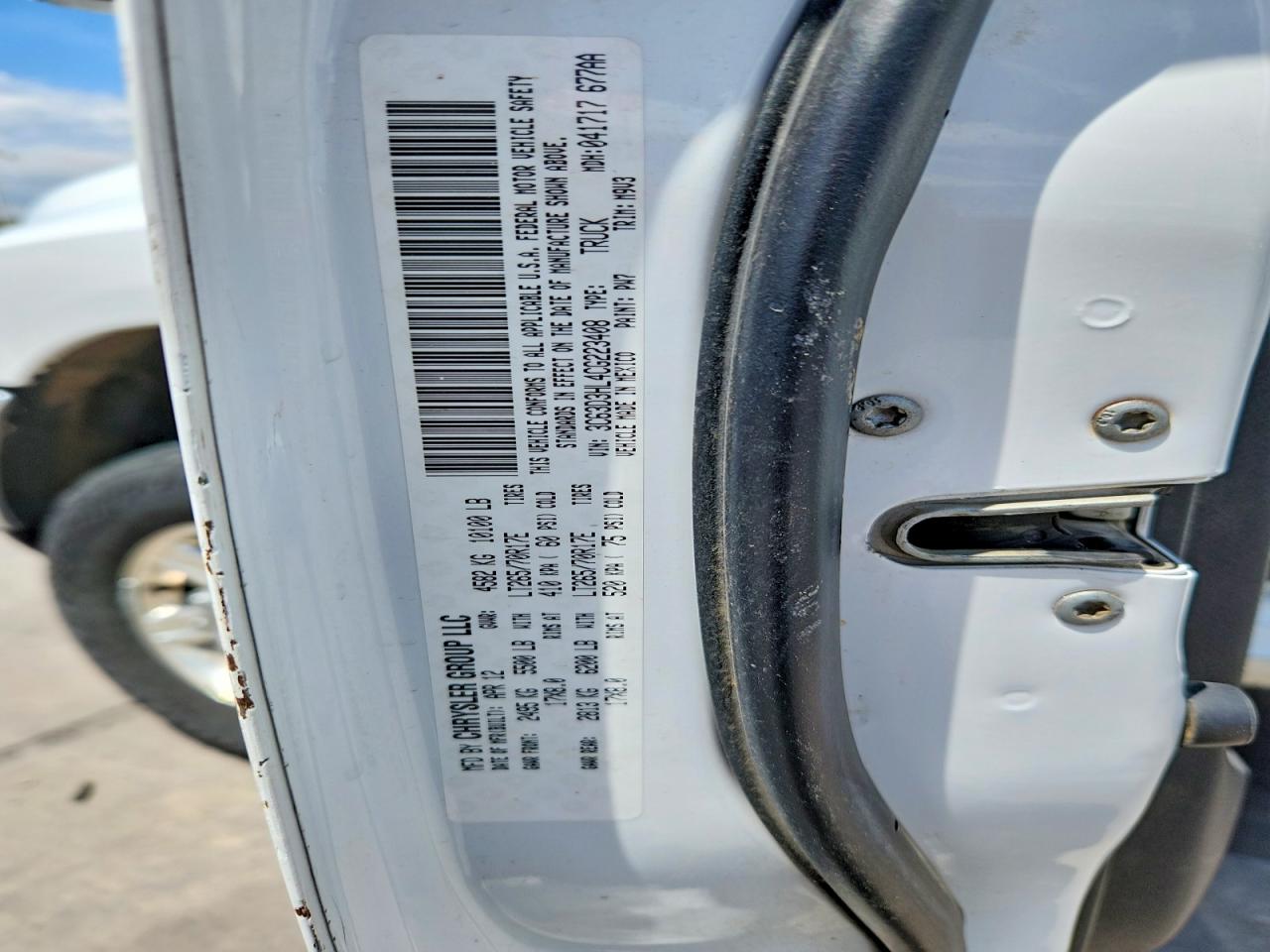2012 DODGE RAM 3500 SLT photo 12