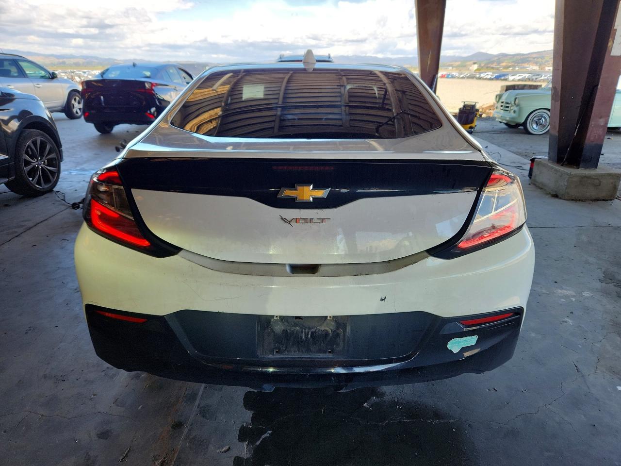 2017 CHEVROLET VOLT LT photo 16