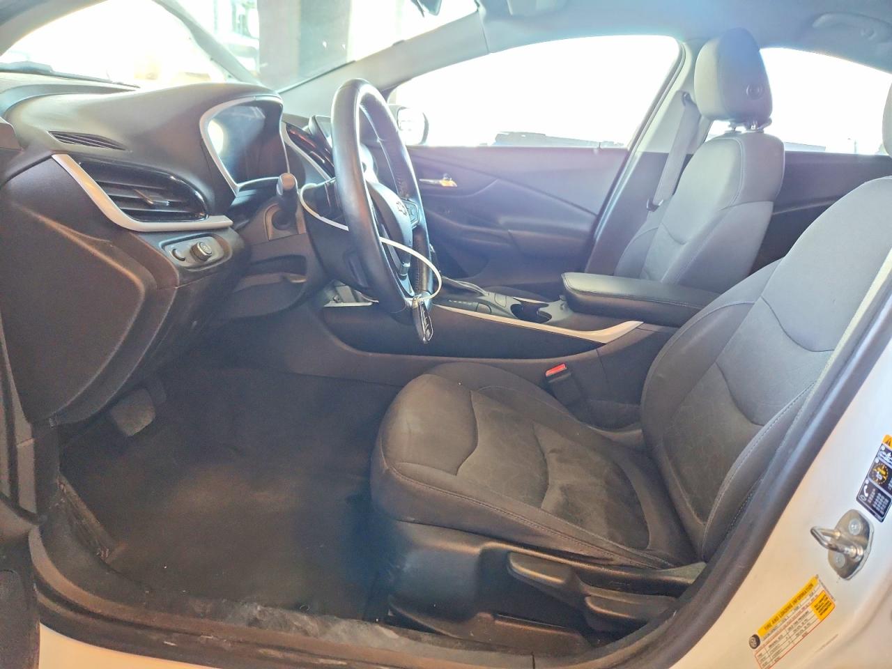 2017 CHEVROLET VOLT LT photo 19