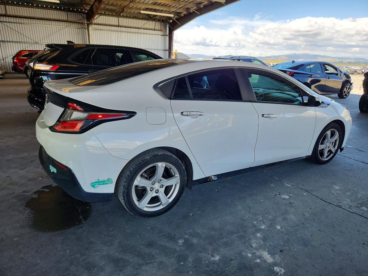 2017 CHEVROLET VOLT LT photo 7