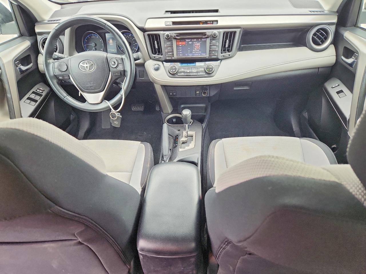 2018 TOYOTA RAV4 XLE photo 15