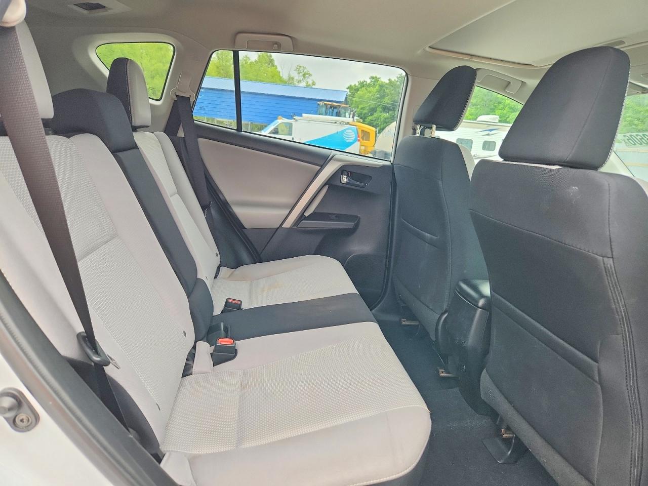 2018 TOYOTA RAV4 XLE photo 21