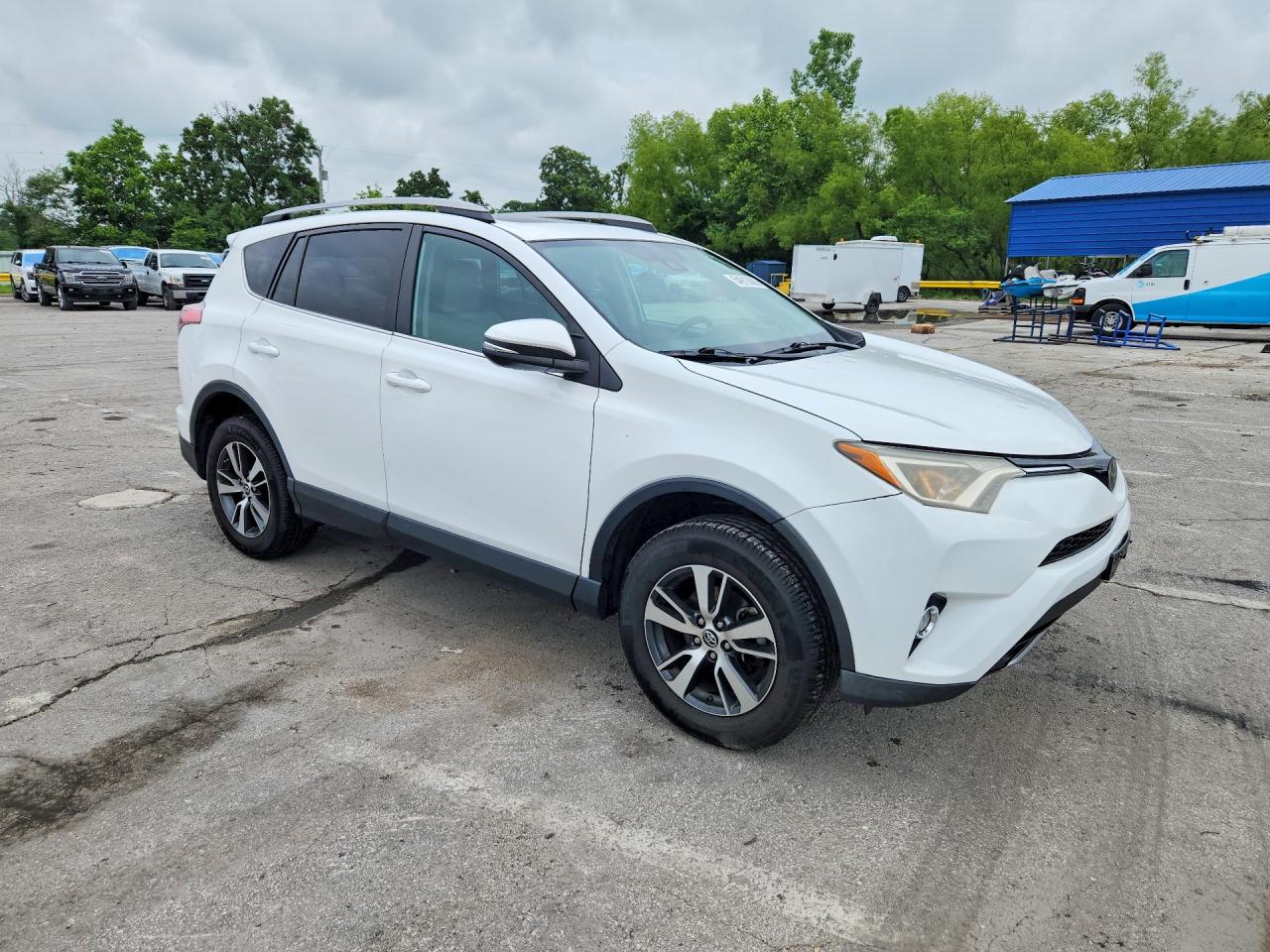 2018 TOYOTA RAV4 XLE photo 7