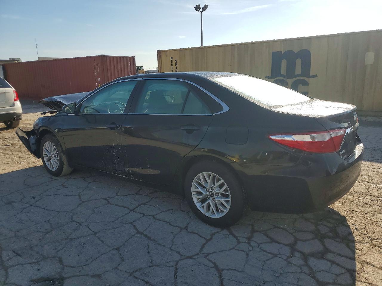 2017 TOYOTA CAMRY LE photo 3