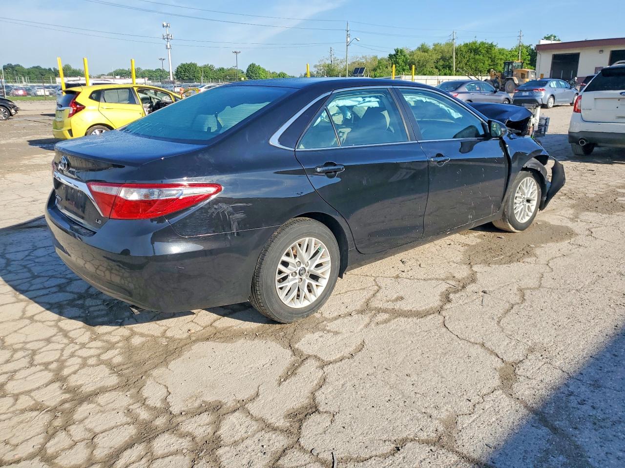 2017 TOYOTA CAMRY LE photo 5