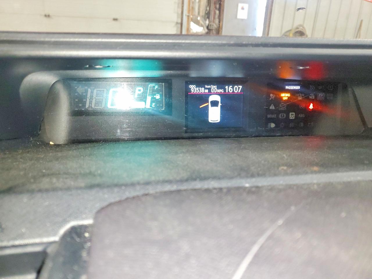 2013 TOYOTA PRIUS C THREE photo 17