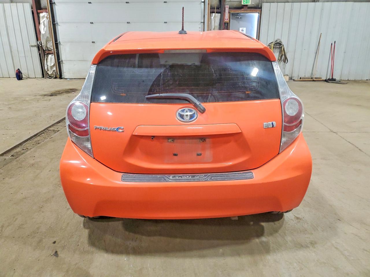 2013 TOYOTA PRIUS C THREE photo 11