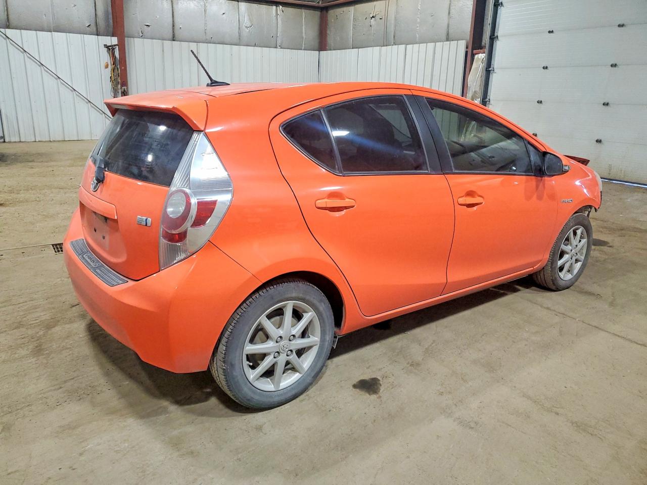 2013 TOYOTA PRIUS C THREE photo 5
