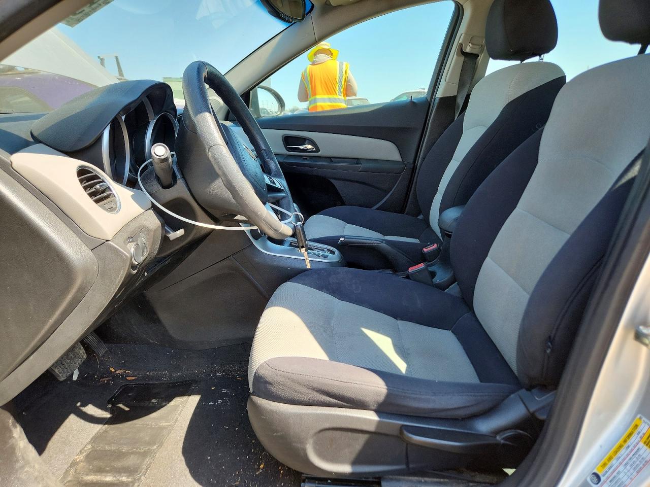 2014 CHEVROLET CRUZE LS photo 13