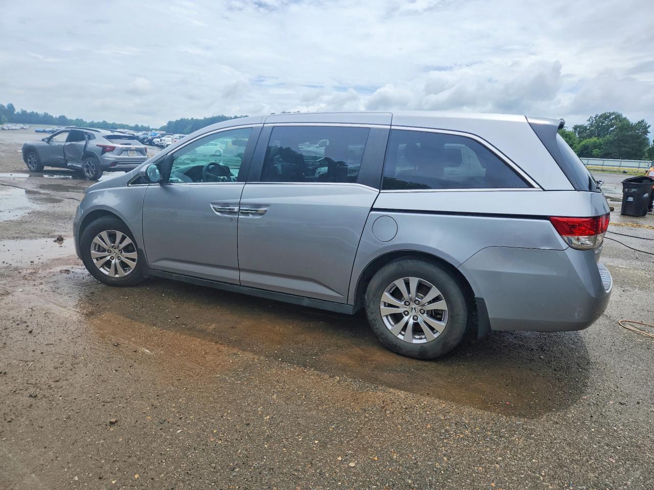 2016 HONDA ODYSSEY SE photo 3
