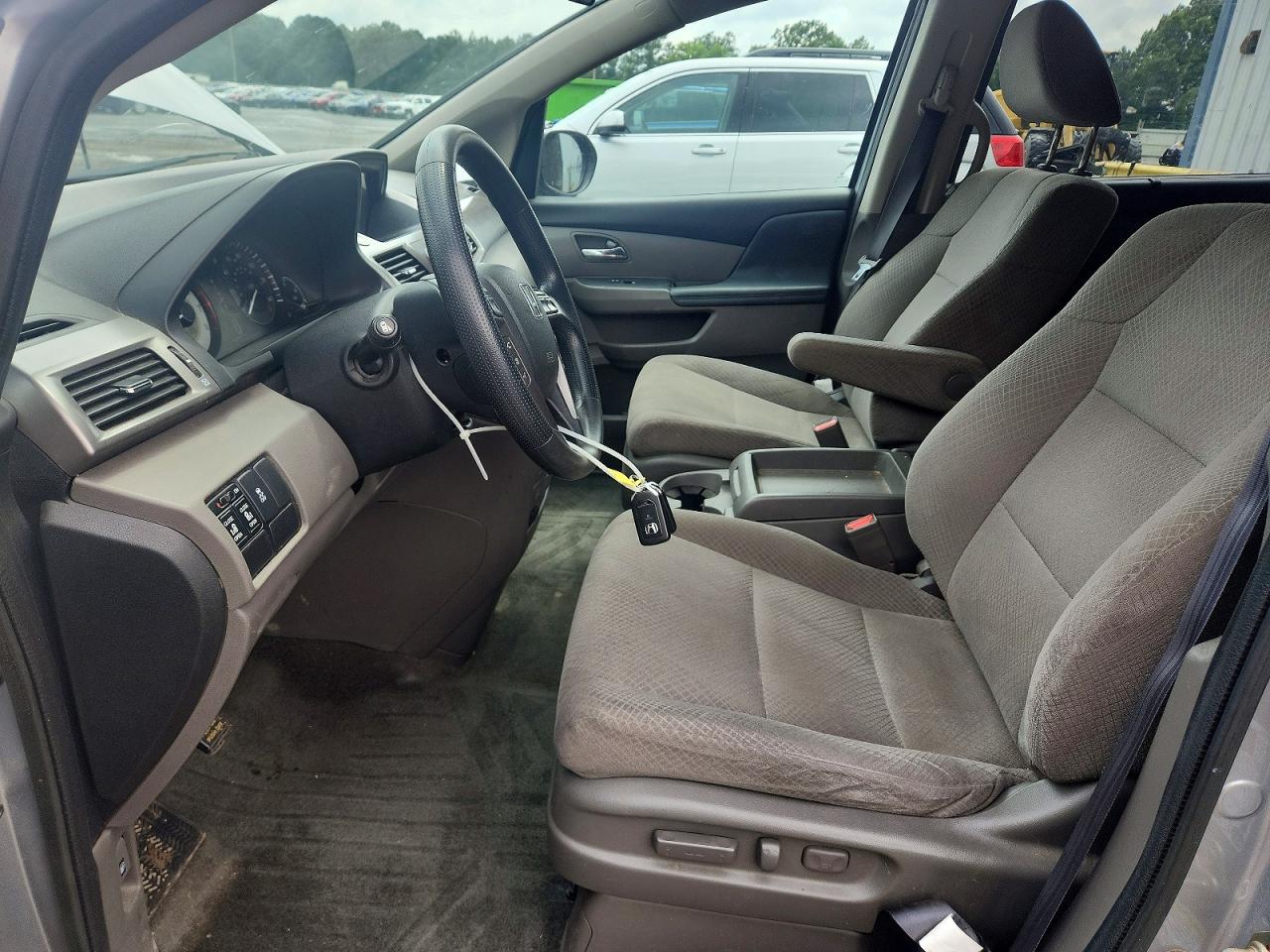 2016 HONDA ODYSSEY SE photo 13