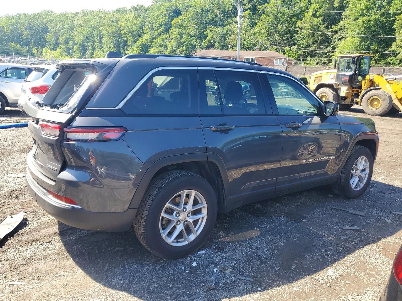 2023 JEEP GRAND CHEROKEE LAREDO photo 5