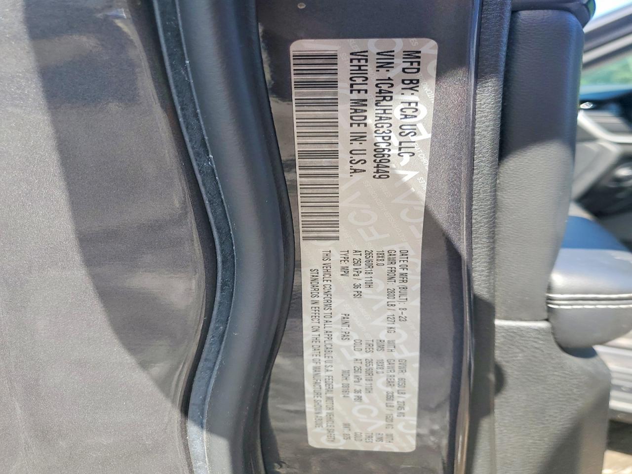 2023 JEEP GRAND CHEROKEE LAREDO photo 23